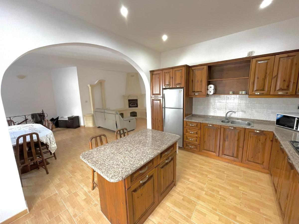 Sultana Tal-Vittorji Villa Xagħra Exteriör bild